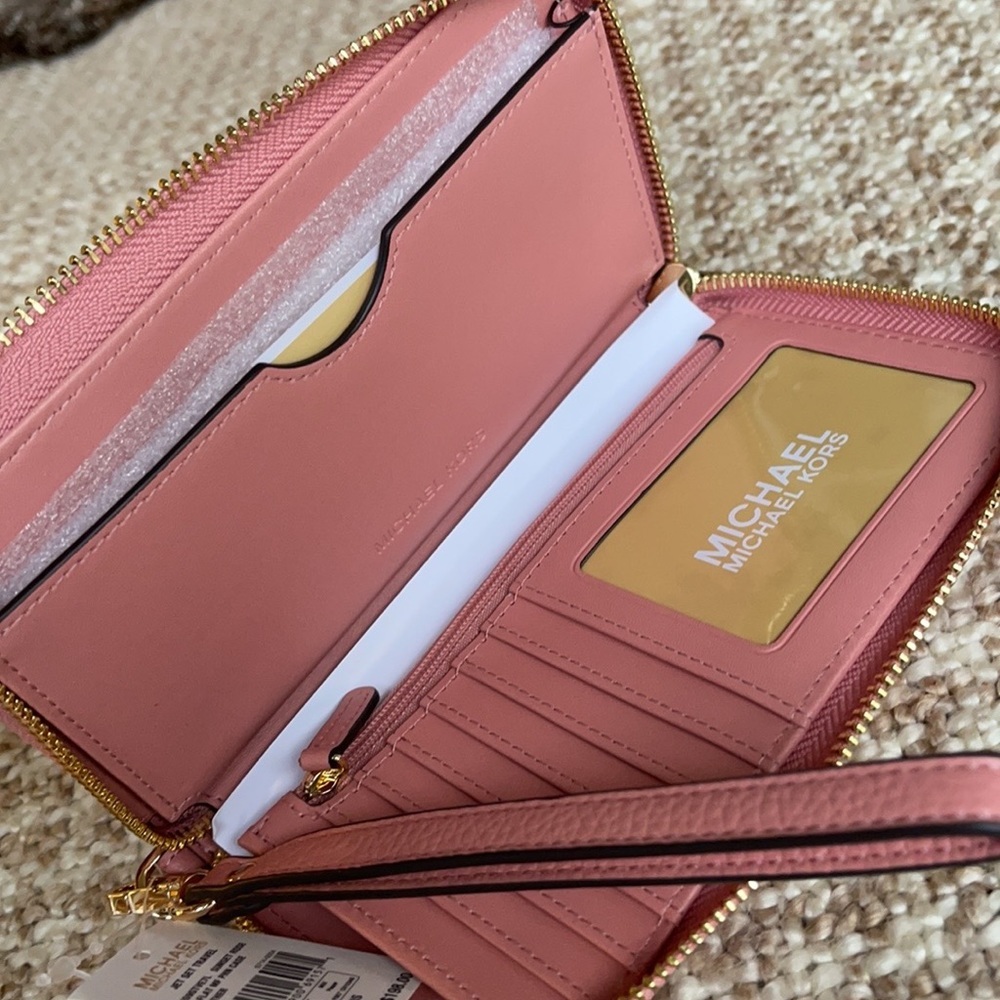 Michael Kors Jet Set Travel LG Flat MF Phone Case - Picture 4 of 15